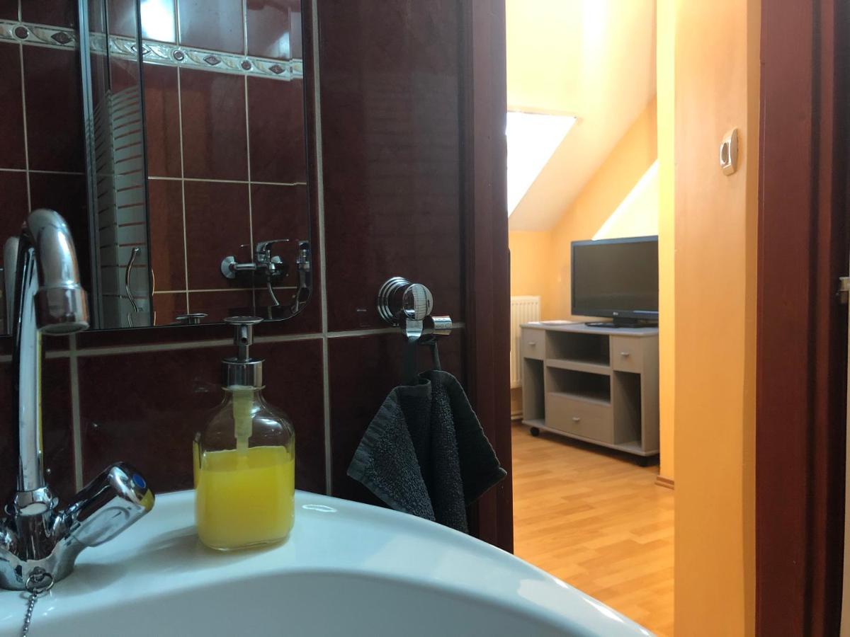 Gyongy Panzio Hotel Velence Luaran gambar