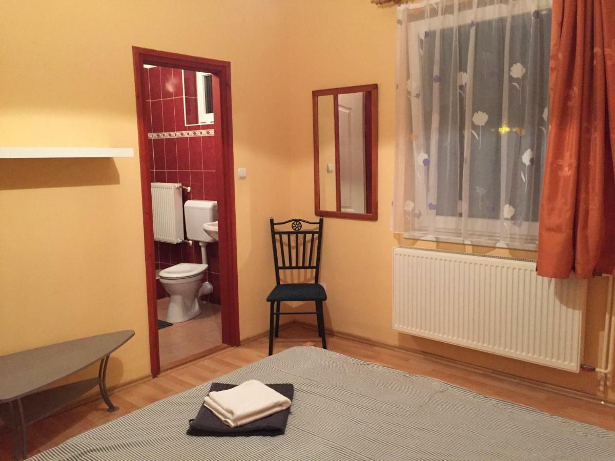 Gyongy Panzio Hotel Velence Luaran gambar