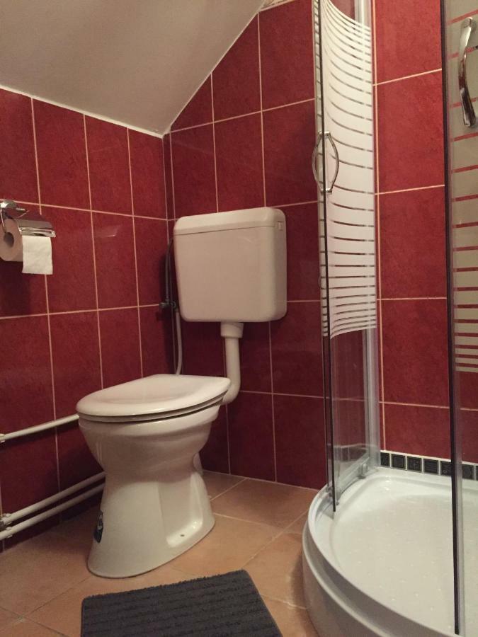 Gyongy Panzio Hotel Velence Luaran gambar